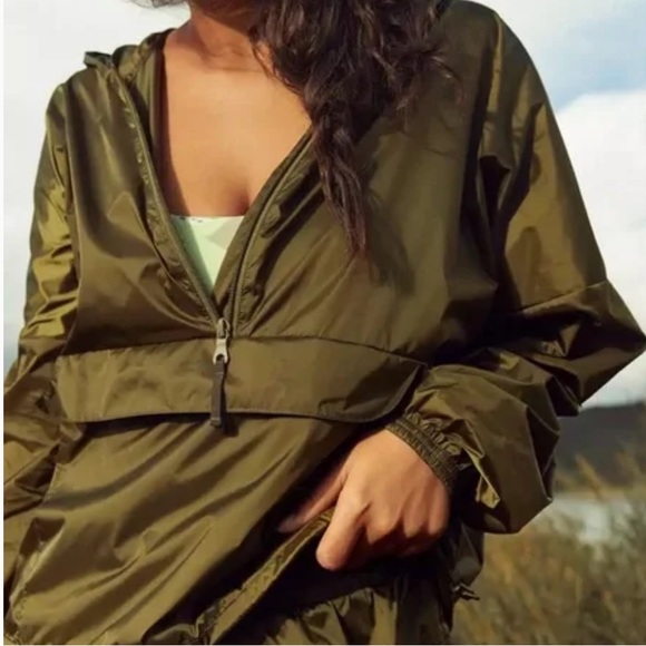 Aerie OFFLINE Shine Green Oversized Pullover Lightweight Windbreaker Jacket - Picture 6 of 12